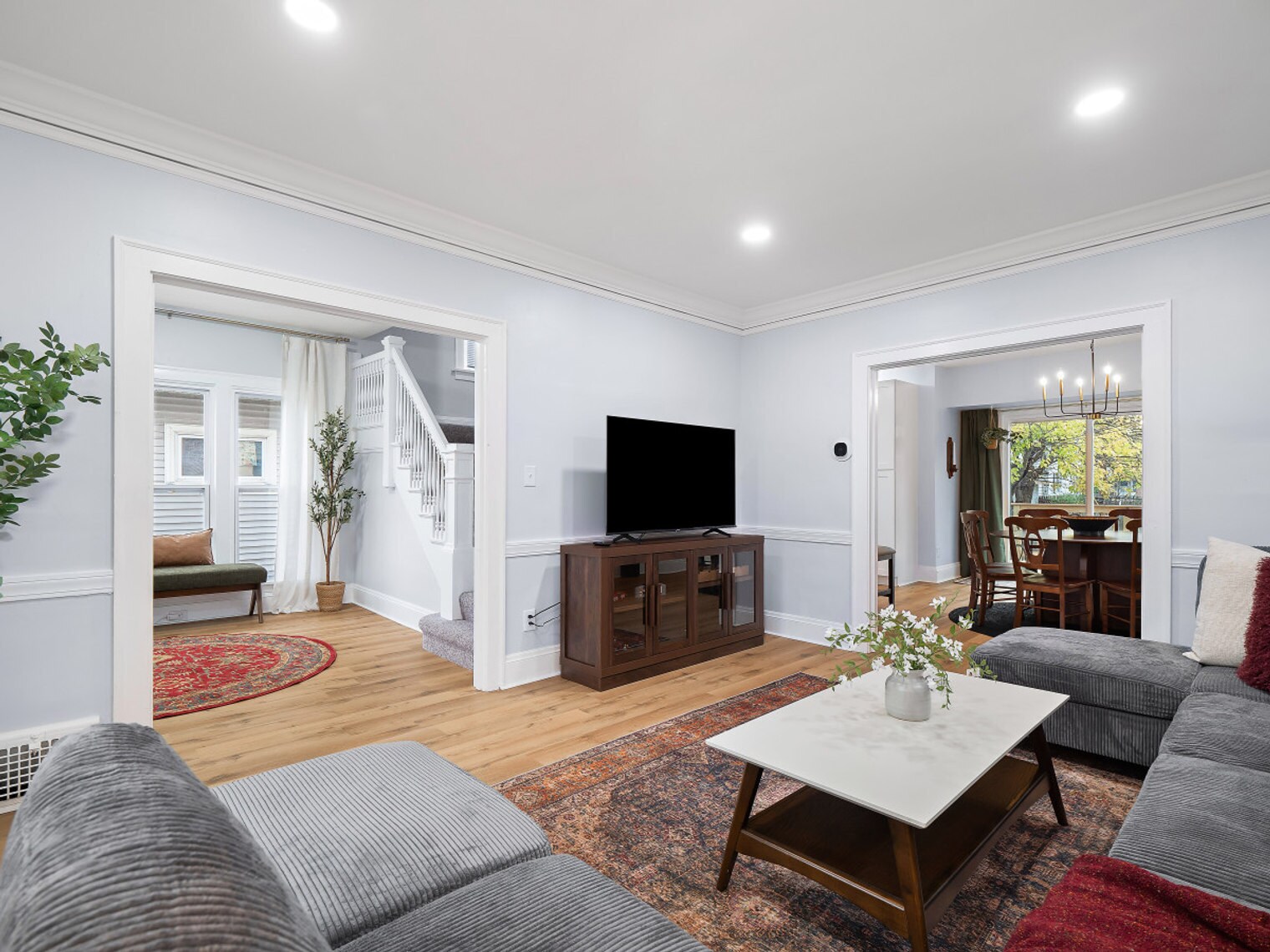 Building Photo - 2010 Chesterland Ave