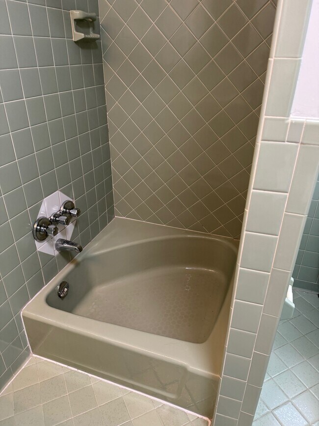 Building Photo - 12445 Dixie Dr