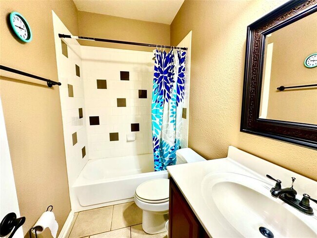 Building Photo - 512 Brown Juniper Way