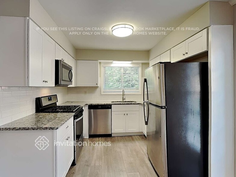 Building Photo - 2813 Rainbow Forest Dr