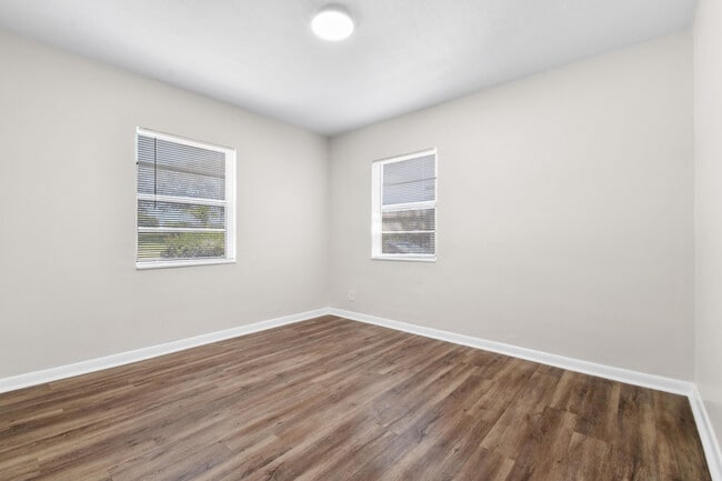 Building Photo - 838 45th St