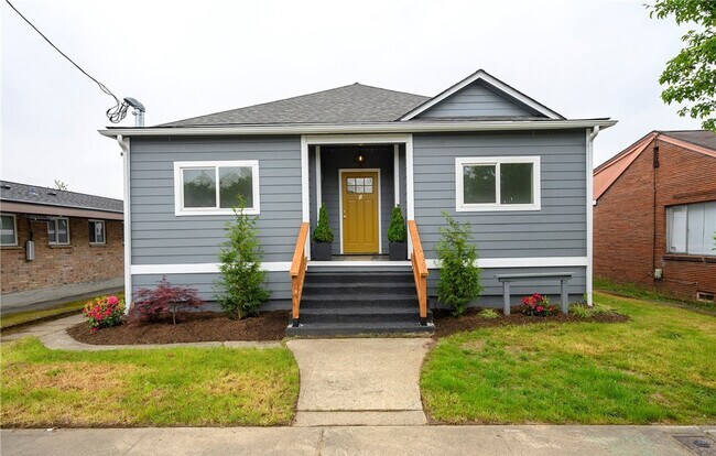 Primary Photo - 211 Park Ave N