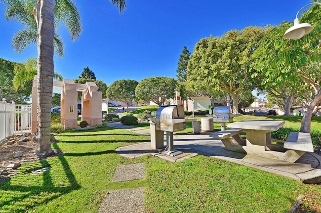 Building Photo - Fashion Valley 2Br/2Ba Condo with 2 car ga...