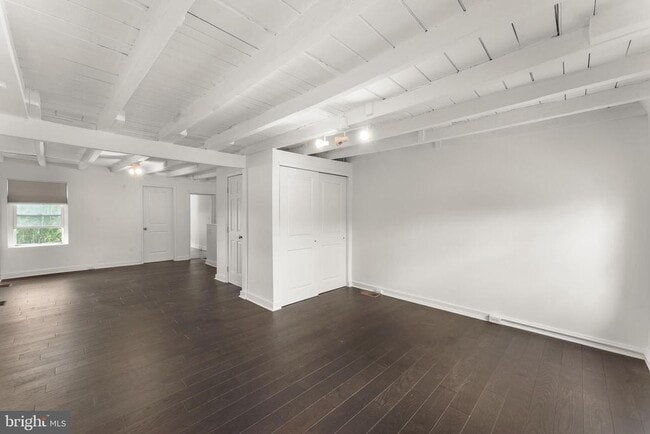 Building Photo - 1529 N Lawrence St