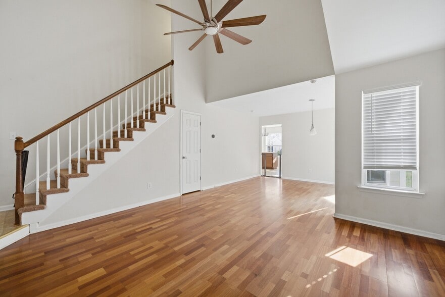 Building Photo - 306 Gauntlet Way