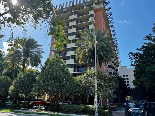 Building Photo - 2951 S Bayshore Dr