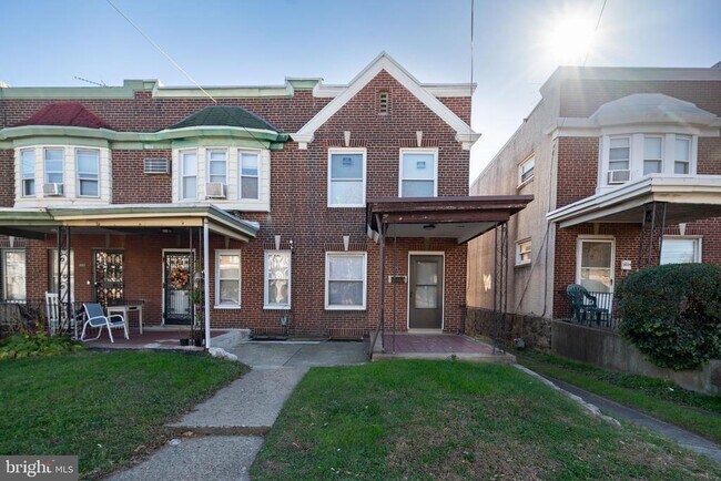 Building Photo - 3027 W 9th St