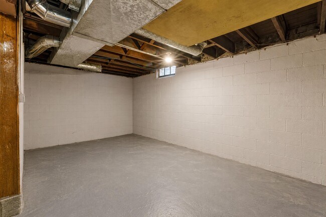 Building Photo - 4112 N Downer Ave
