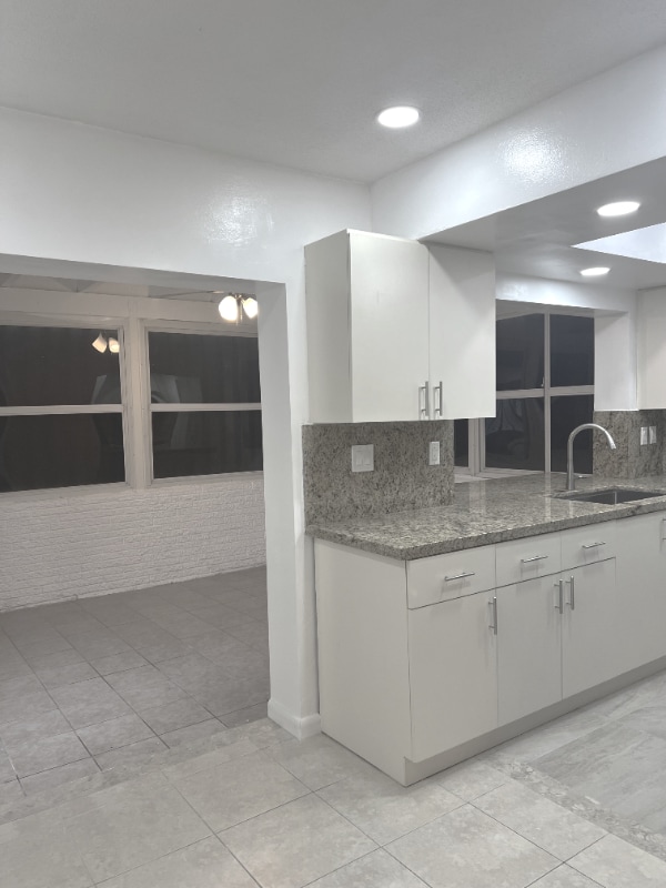 Building Photo - 8409 NW 59th Ct