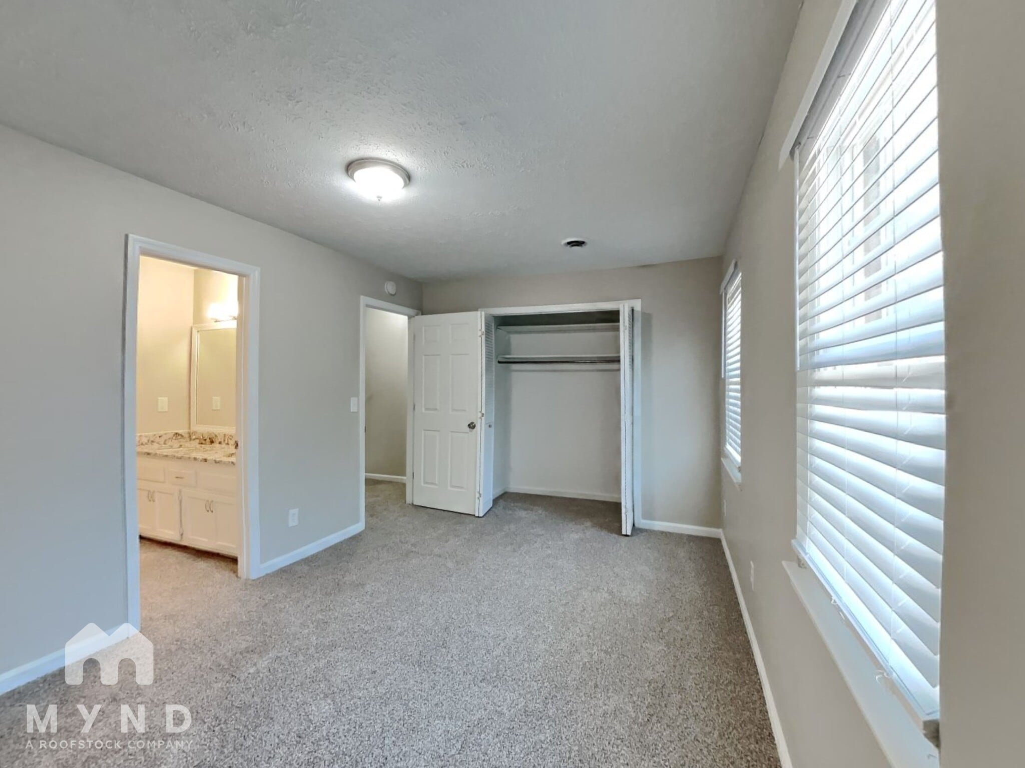 Building Photo - 461 Claircrest Dr