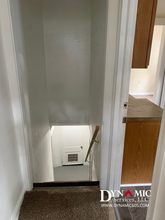 Building Photo - 4+ Bedroom, 2 Bath House By Augustana and USF