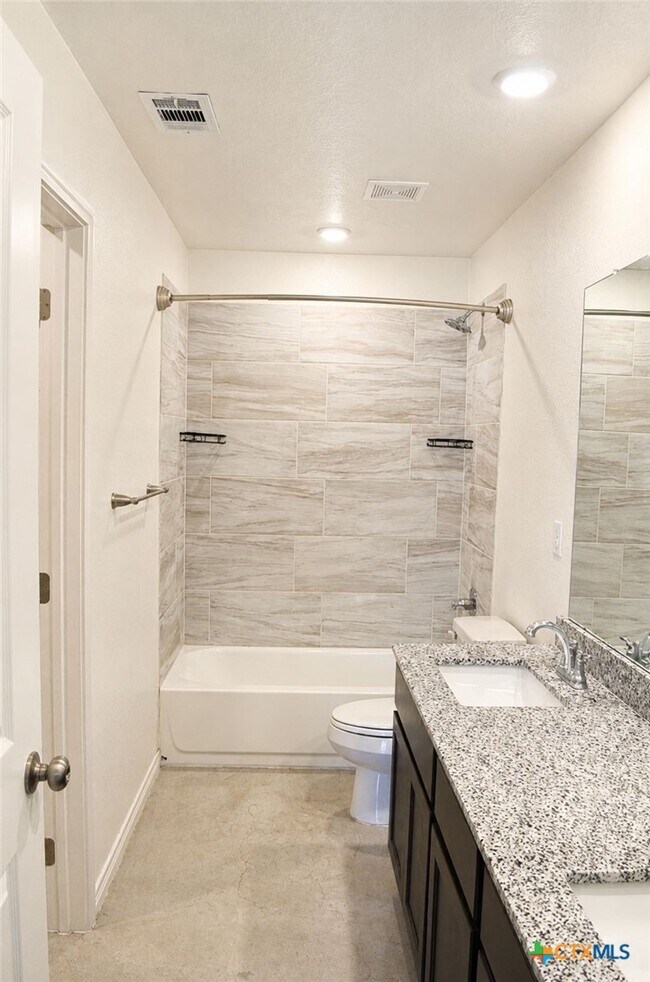Building Photo - 1222 Lehmann Dr