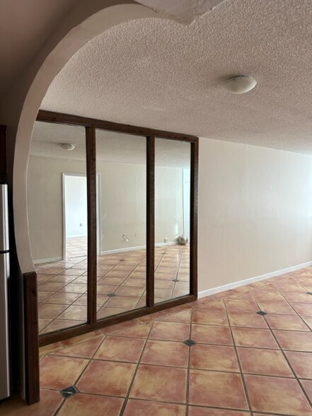 Building Photo - 1300 NE Miami Gardens Dr
