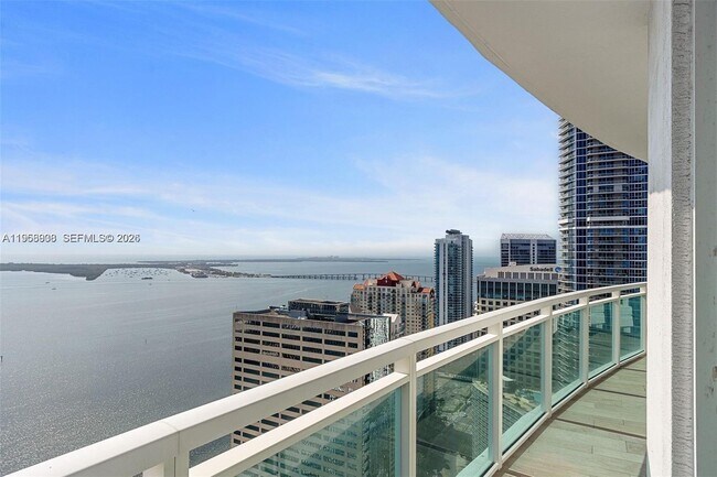 Building Photo - 950 Brickell Bay Dr