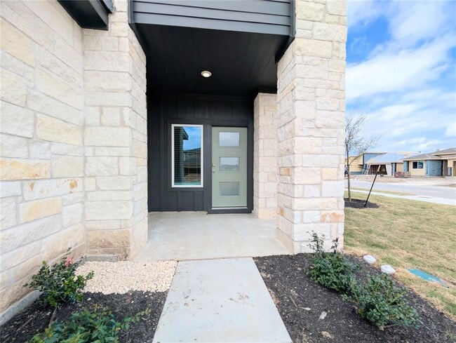 Building Photo - 9400 Oxbow Strap Dr