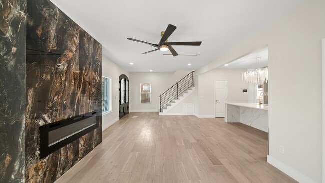 Building Photo - 2119 Isabella St