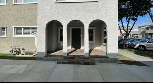 Building Photo - 1064 2nd St