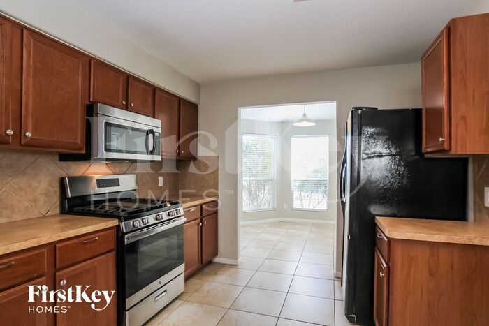 Building Photo - 9805 Hyacinth Way