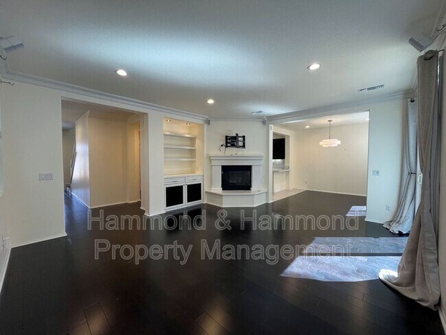 Building Photo - 3806 Cayman Ct
