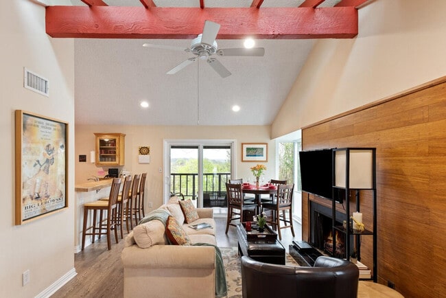 Building Photo - 1200 Hollow Creek Dr