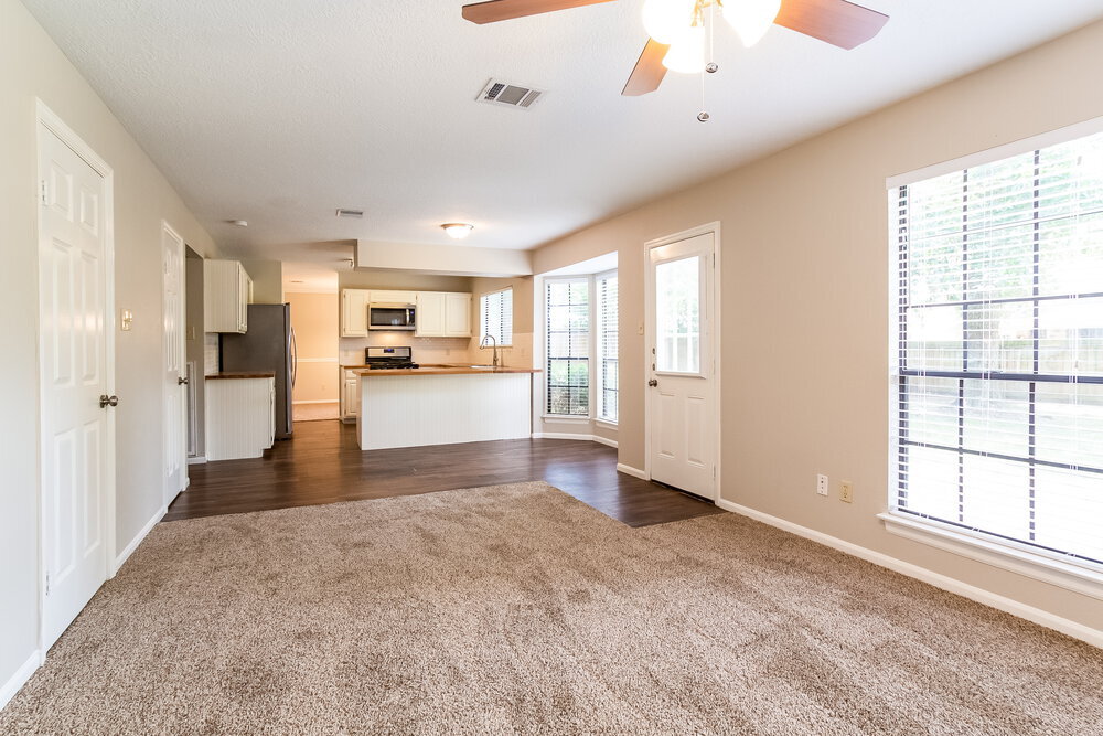 Building Photo - 2607 Hidden Garden Dr