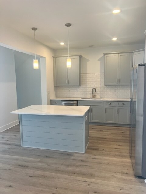 Building Photo - Stunning 3BR/3.5BA with 2+ car attached ga...