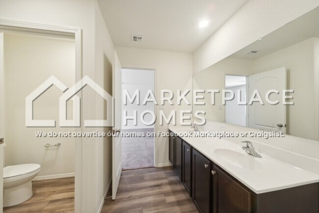 Building Photo - 975 Barkwell Dr SW