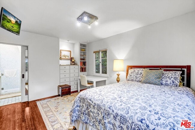 Building Photo - 212 3rd Ave