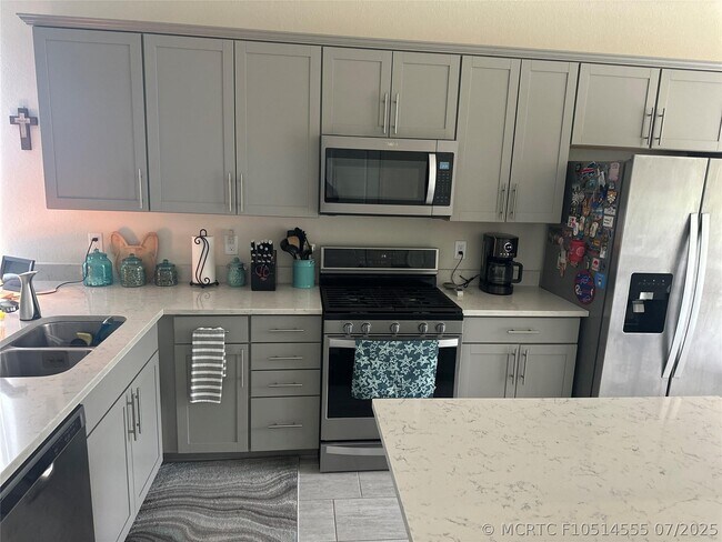 Building Photo - 10179 SW Captiva Dr