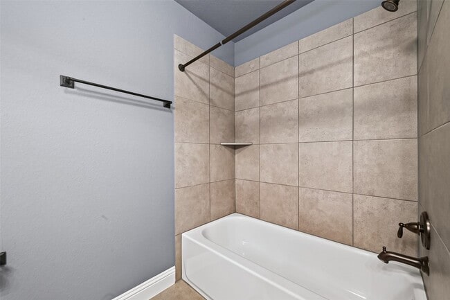 Building Photo - 4727 Lake Village Dr