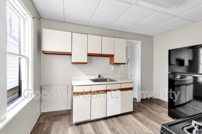 Building Photo - 1247 Hertel Ave