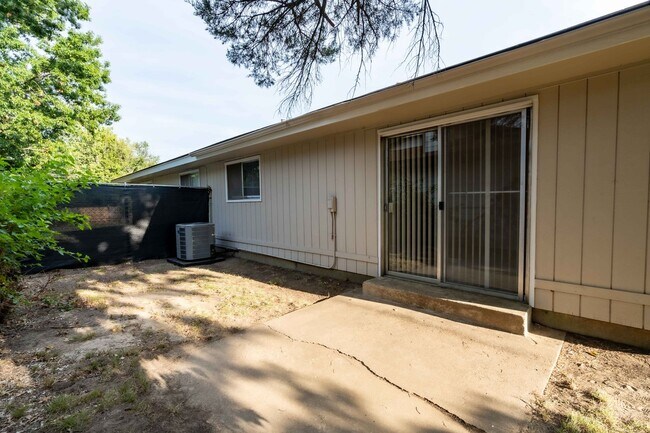 Building Photo - S Joplin Ave Duplex