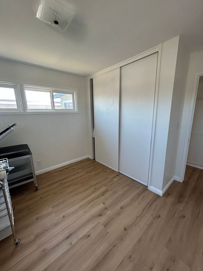 Building Photo - Beautiful 3 Bedroom 2 Bath !!