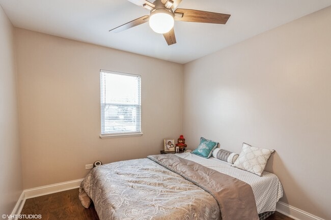 Building Photo - 2043 University Dr