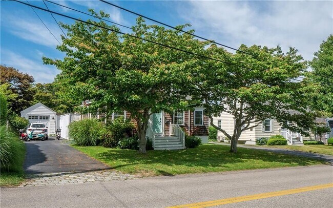 Building Photo - 122 Ruggles Ave