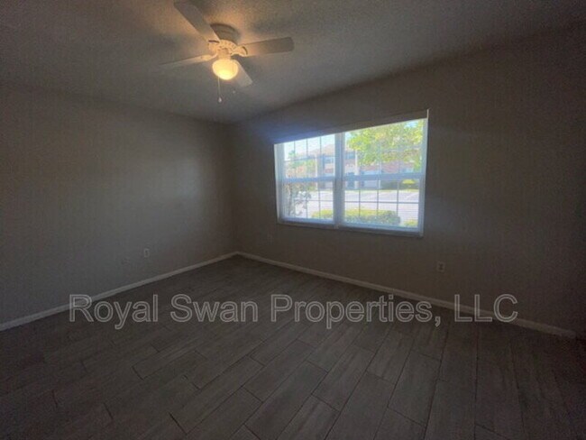 Building Photo - 1920 E Edgewood Dr