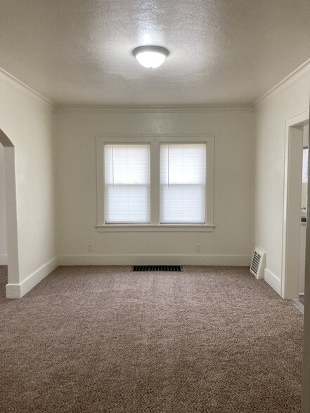 Building Photo - 817 W Nebraska Ave