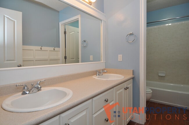 Building Photo - 11758 Chalk Creek Way