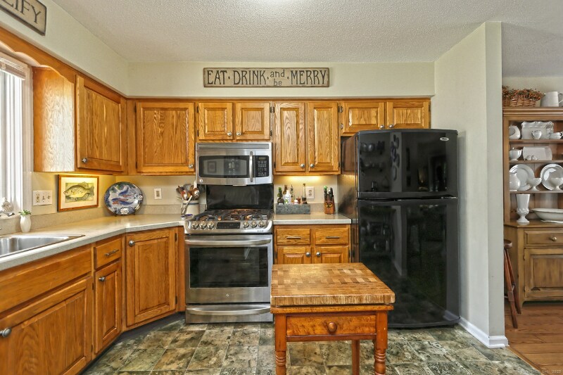 Building Photo - 83 Quarry Village Rd