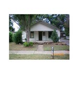 Building Photo - 647 SE 20th St