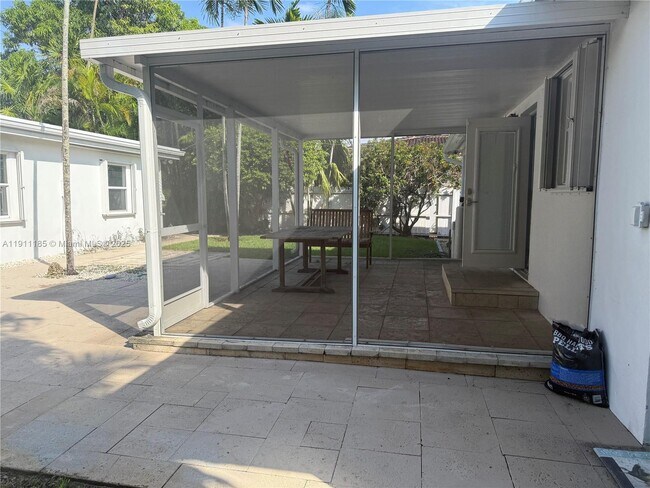 Building Photo - 1847 Wiley St