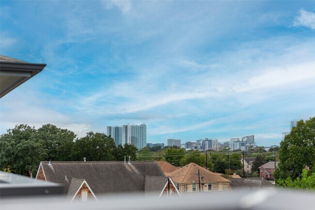 Building Photo - 2903 Blodgett St