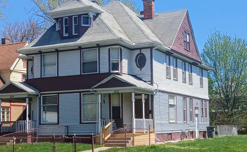 2252 Whitney Front Side Exterior - 2252 Whitney Ave