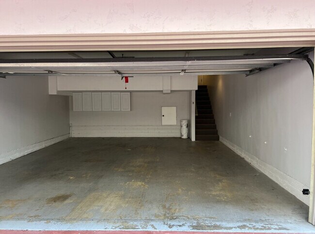 Building Photo - 333 Virginia St