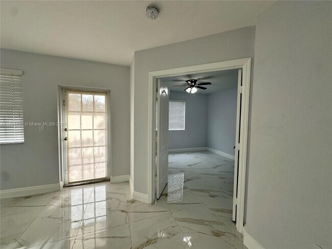 Building Photo - 17425 NW 75th Pl
