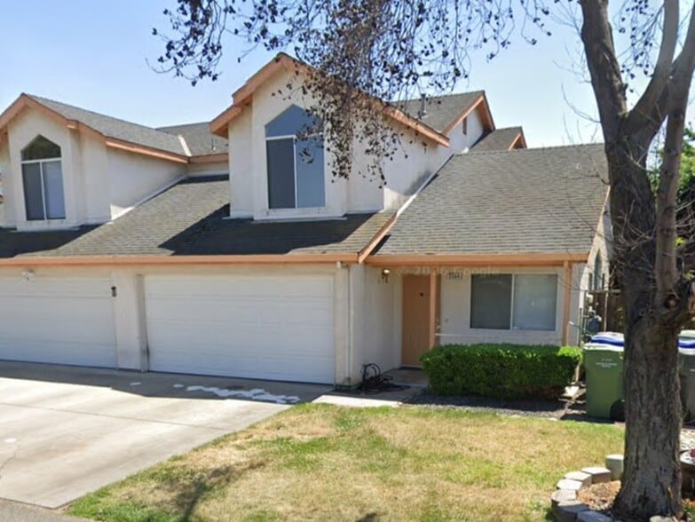 Building Photo - 2504 N Walnut Rd