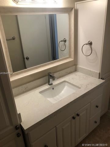 Building Photo - 216 SE 5th St