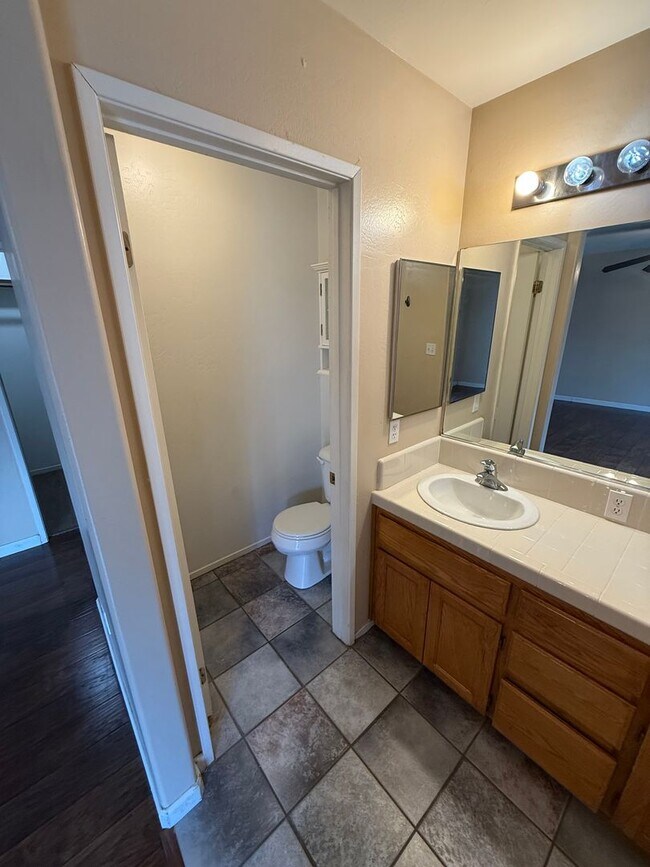 Building Photo - Spacious 4-Bedroom Home in Southwest Baker...