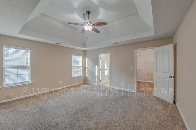 Building Photo - 1328 Royal Oak St