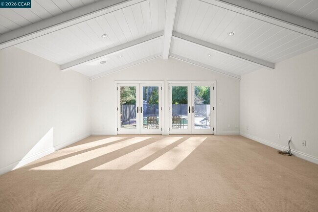 Building Photo - 161 La Serena Ave